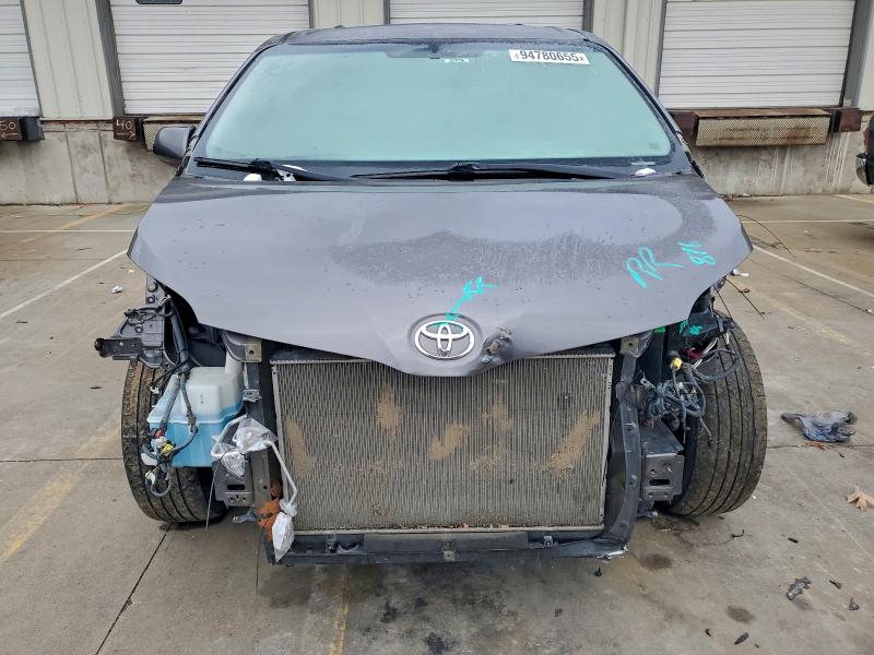 Photo 5 from auction – 2016 TOYOTA SIENNA XLE with VIN 5TDYK3DC2GS765995