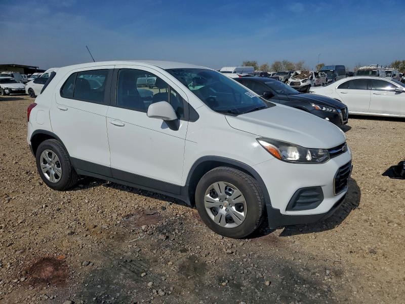 Photo 4 from auction – 2018 CHEVROLET TRAX LS with VIN KL7CJKSB1JB524183