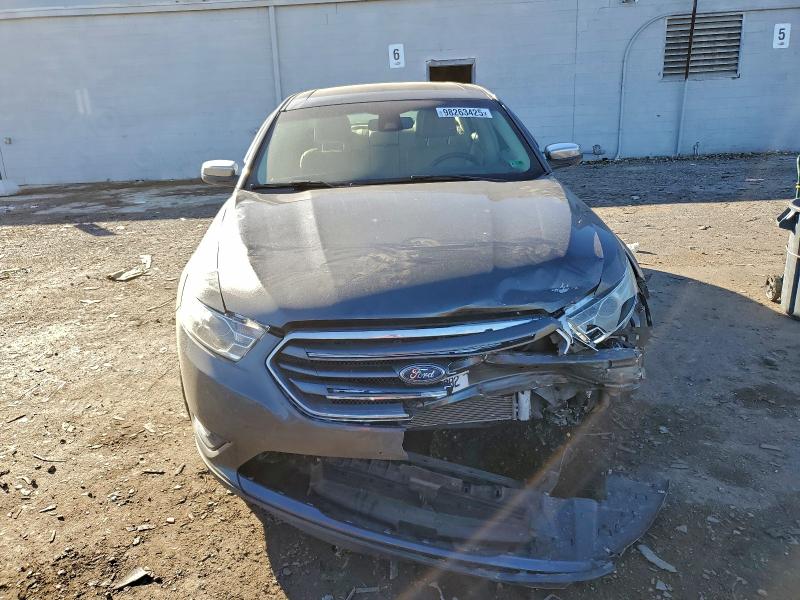 Photo 5 from auction – 2018 FORD TAURUS LIM with VIN 1FAHP2F8XJG108826