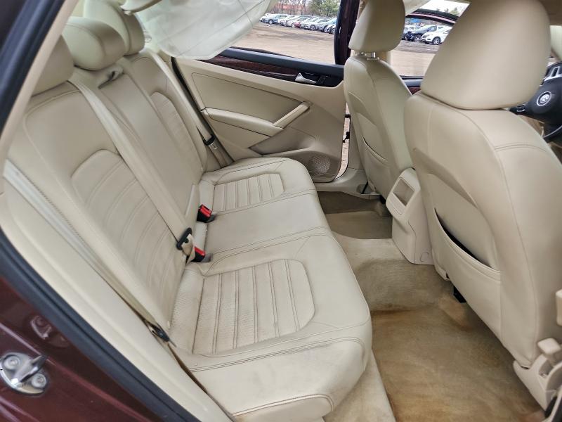 Photo 10 from auction – 2012 VOLKSWAGEN PASSAT SEL with VIN 1VWCP7A33CC035576