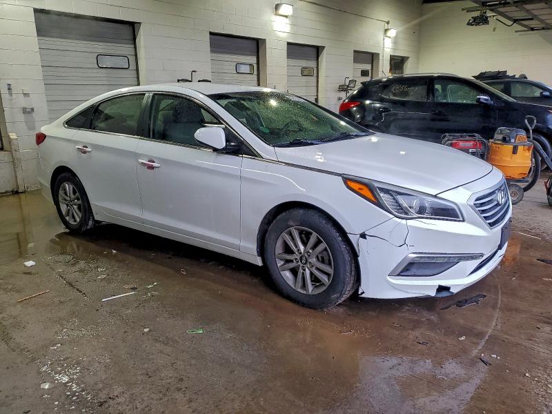 Photo 4 from auction – 2015 HYUNDAI SONATA SE with VIN 5NPE24AF0FH170171