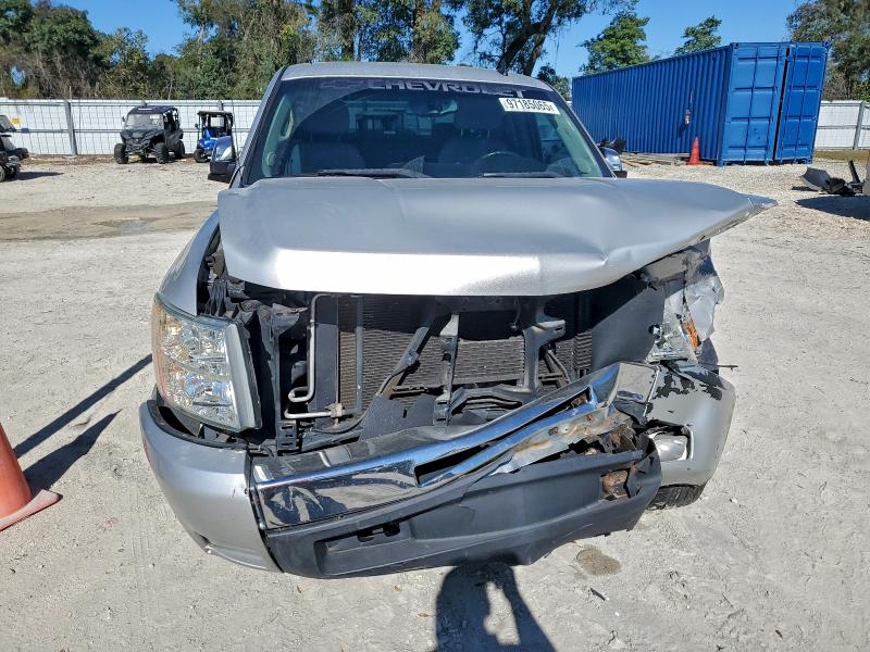 Photo 5 from auction – 2011 CHEVROLET SILVERADO with VIN 1GCRCSE02BZ363966