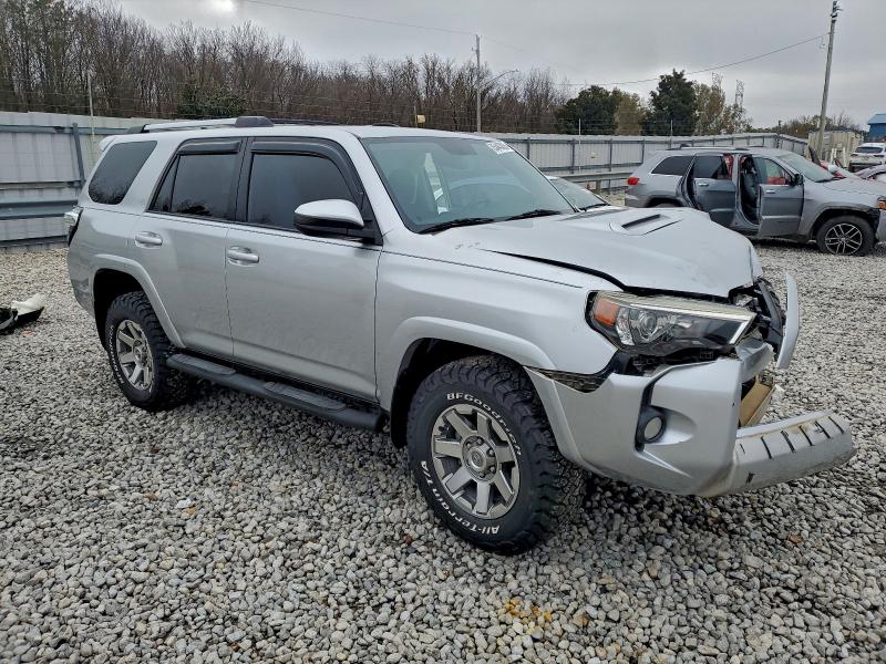 Photo 4 from auction – 2016 TOYOTA 4RUNNER SR with VIN JTEBU5JR6G5405246