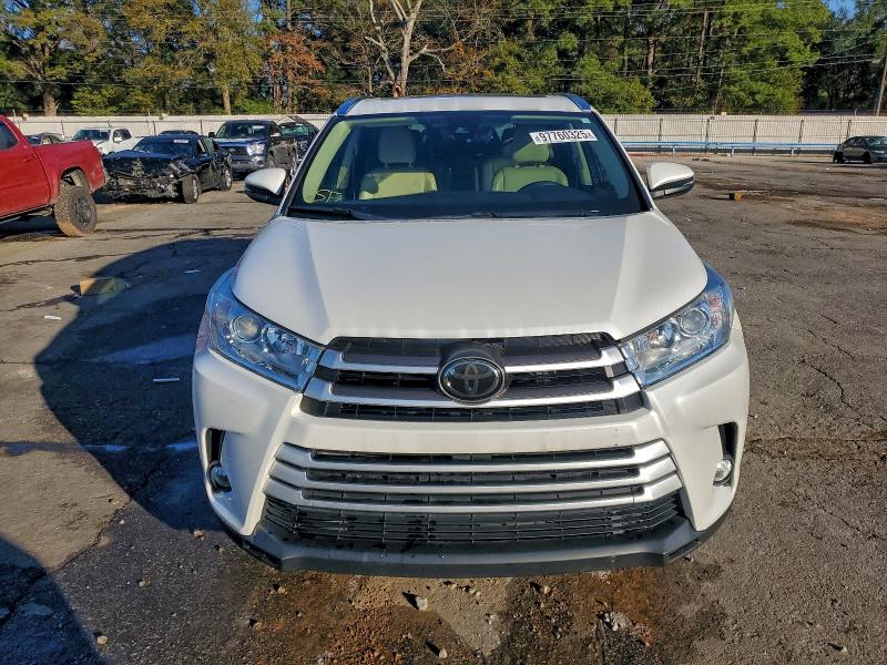 Photo 5 from auction – 2017 TOYOTA HIGHLANDER with VIN 5TDKZRFH0HS188771