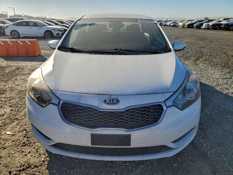 Photo 5 from auction – 2016 KIA FORTE LX with VIN KNAFK4A62G5595006