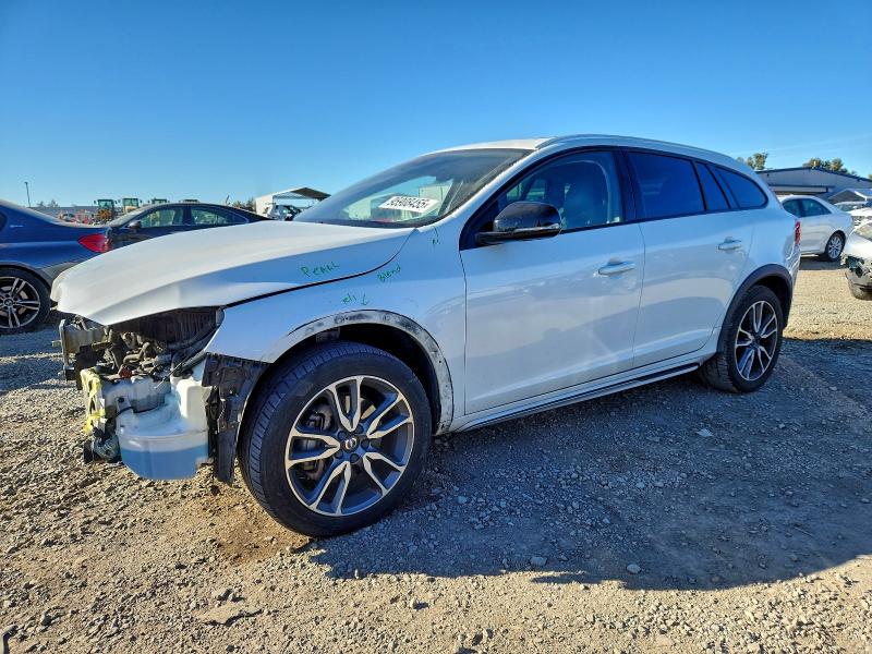 VOLVO V60 CROSS 2018 with VIN YV440MWK5J2058870 - Photo from auction