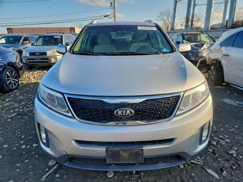 Photo 5 from auction – 2014 KIA SORENTO LX with VIN 5XYKTDA66EG477334