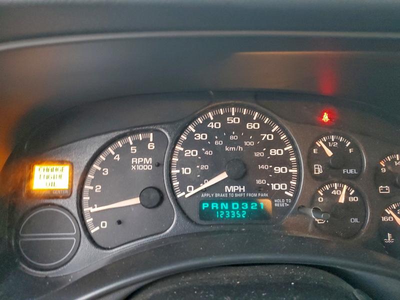 Photo 9 from auction – 2002 CHEVROLET SILVERADO with VIN 2GCEK19V721201213