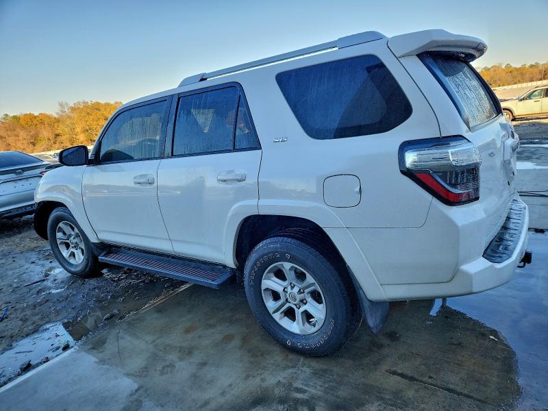Photo 2 from auction – 2017 TOYOTA 4RUNNER SR with VIN JTEZU5JR0H5163196