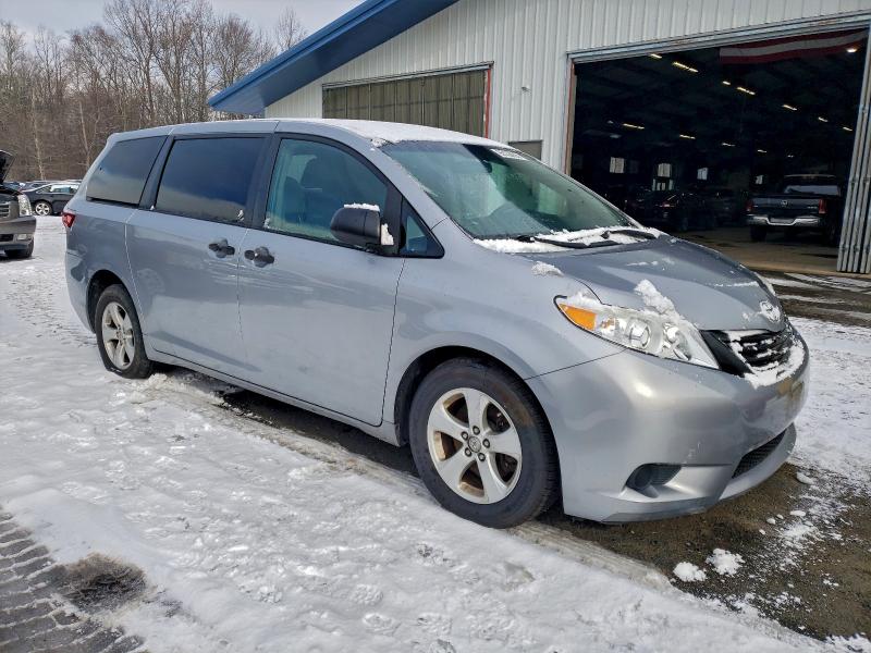 صورة رقم 4 من المزاد - 2017 TOYOTA SIENNA مع VIN 5TDZZ3DC1HS780988