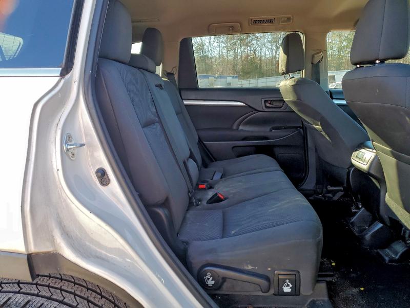 Photo 11 from auction – 2017 TOYOTA HIGHLANDER with VIN 5TDZARFH7HS025136
