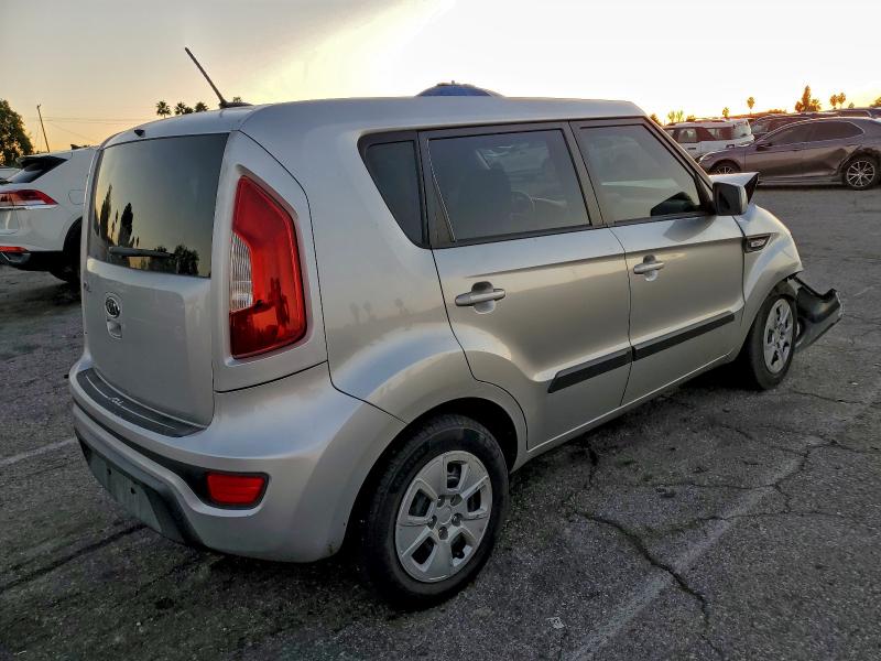 Photo 3 from auction – 2012 KIA SOUL with VIN KNDJT2A51C7408813
