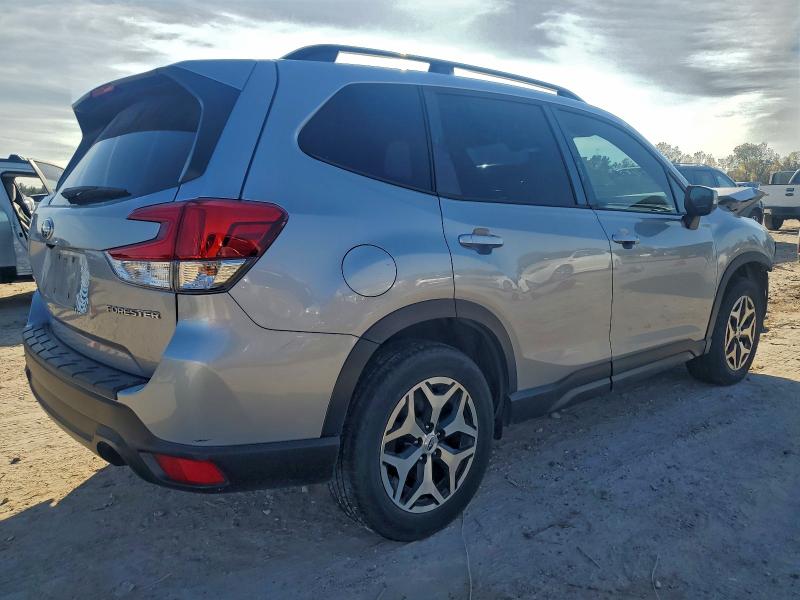 Photo 3 from auction – 2021 SUBARU FORESTER P with VIN JF2SKAJC9MH434332