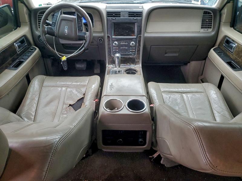 Photo 8 from auction – 2015 LINCOLN NAVIGATOR with VIN 5LMJJ2HTXFEJ15074