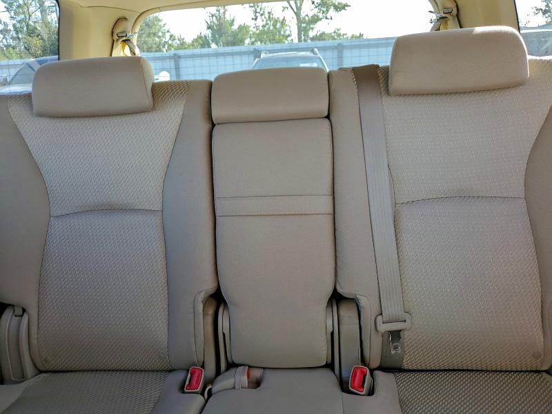 Photo 10 from auction – 2006 TOYOTA HIGHLANDER with VIN JTEDW21A860004207