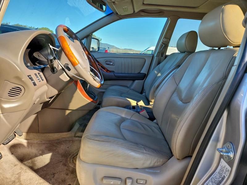 Photo 7 from auction – 2002 LEXUS RX 300 with VIN JTJHF10U820289638