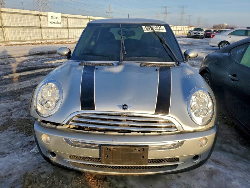 Photo 5 from auction – 2006 MINI COOPER with VIN WMWRC33586TK65597