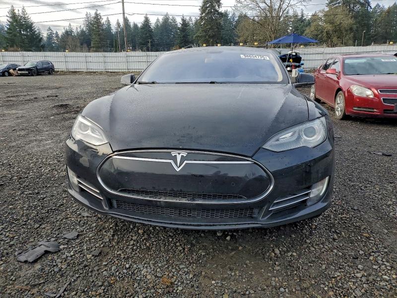 Photo 5 from auction – 2014 TESLA MODEL S with VIN 5YJSA1H13EFP47514