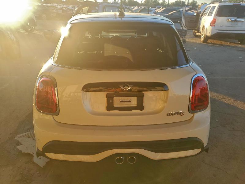Photo 6 from auction – 2023 MINI COOPER S with VIN WMW53DK09P2T11570