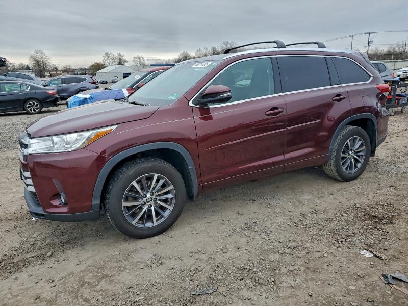 TOYOTA HIGHLANDER 2018 with VIN 5TDJZRFH3JS912115 - Photo from auction