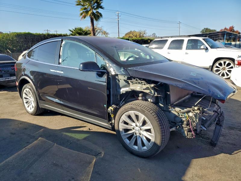 Photo 4 from auction – 2017 TESLA MODEL X with VIN 5YJXCAE27HF066726