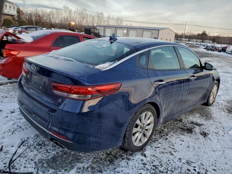 Photo 3 from auction – 2018 KIA OPTIMA LX with VIN 5XXGT4L32JG230187