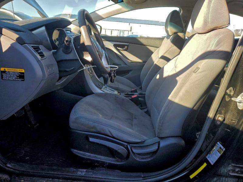 Photo 7 from auction – 2012 HYUNDAI ELANTRA GL with VIN 5NPDH4AE5CH093813