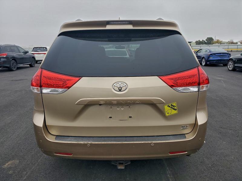 Photo 6 from auction – 2012 TOYOTA SIENNA XLE with VIN 5TDDK3DC7CS032642