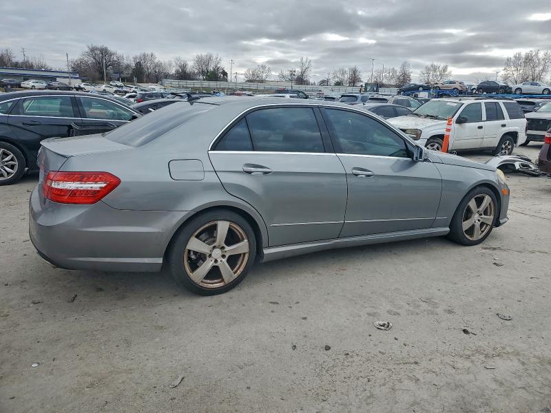 Photo 3 from auction – 2010 MERCEDES-BENZ E 350 with VIN WDDHF5GB8AA018883