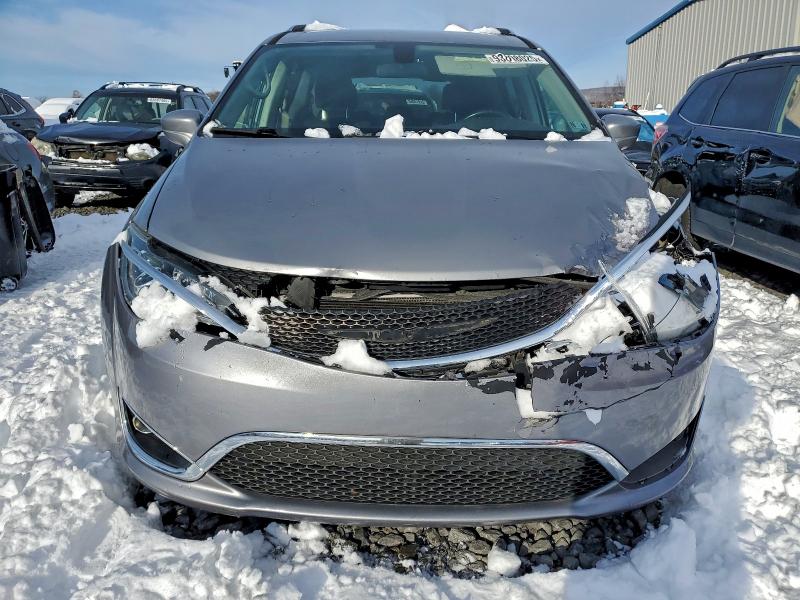 Photo 5 from auction – 2018 CHRYSLER PACIFICA T with VIN 2C4RC1BG1JR354390