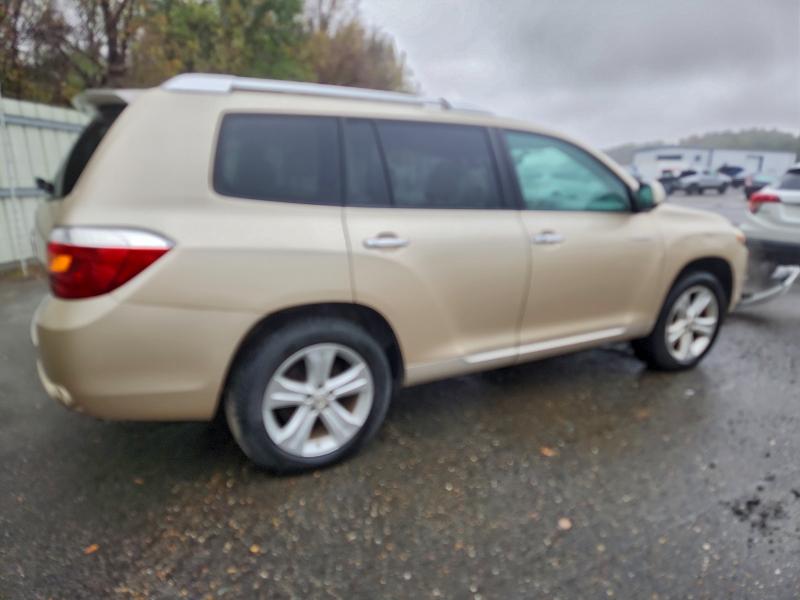 Photo 3 from auction – 2010 TOYOTA HIGHLANDER with VIN 5TDDK3EH1AS039819