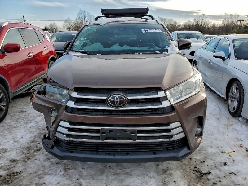 Photo 5 from auction – 2018 TOYOTA HIGHLANDER with VIN 5TDJZRFHXJS904187