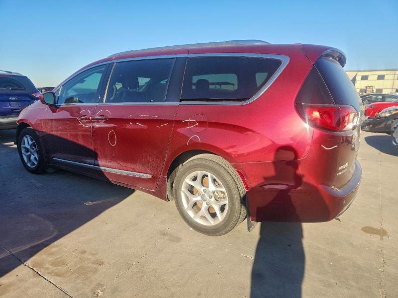 Photo 2 from auction – 2017 CHRYSLER PACIFICA T with VIN 2C4RC1EGXHR584824