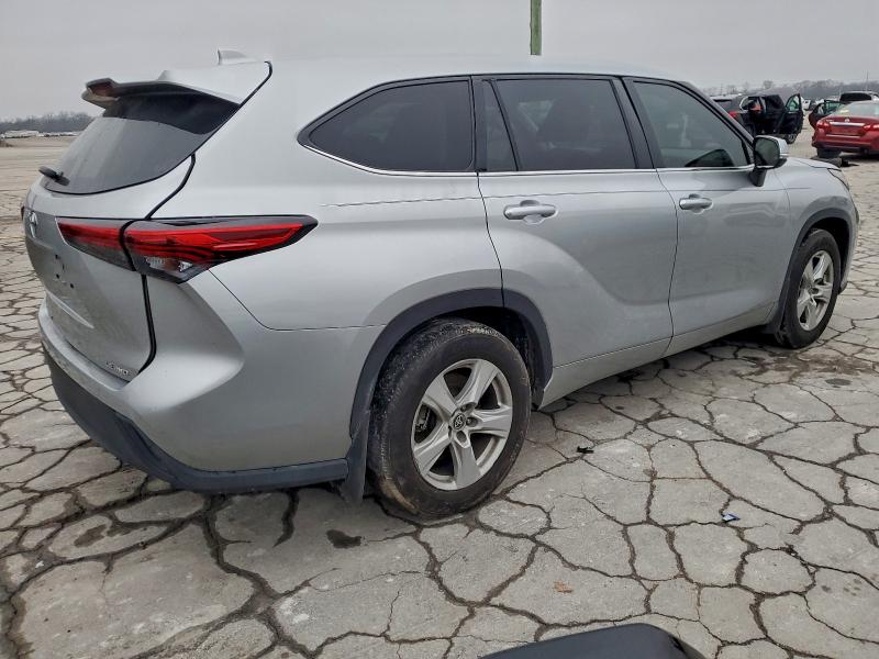 Photo 3 from auction – 2021 TOYOTA HIGHLANDER with VIN 5TDBZRBH9MS547423