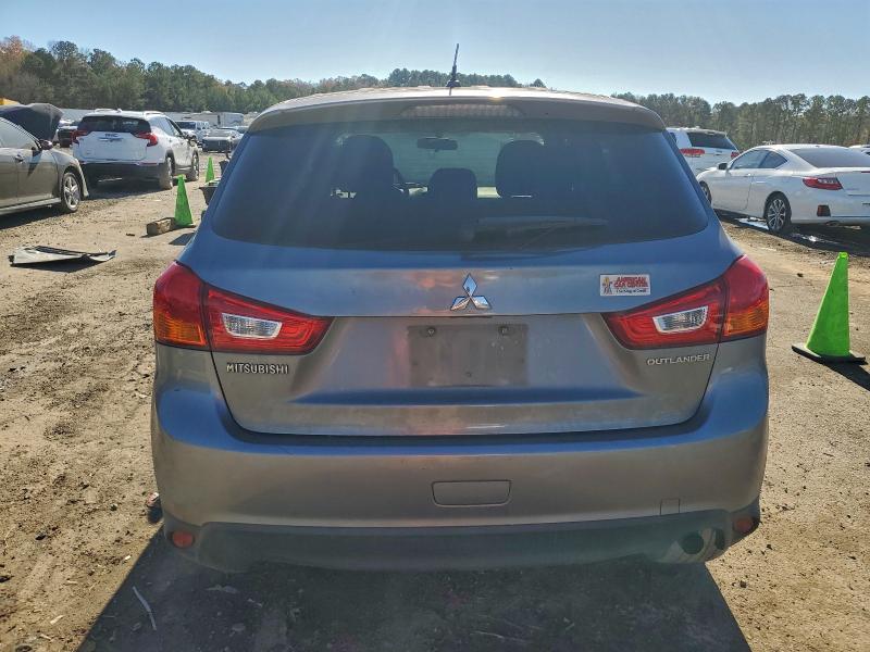 Photo 6 from auction – 2015 MITSUBISHI OUTLANDER with VIN 4A4AP3AU6FE040266