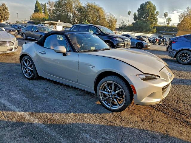 Photo 4 from auction – 2023 MAZDA MX-5 MIATA with VIN JM1NDAD70P0550753