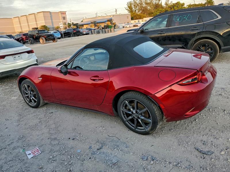 Photo 2 from auction – 2021 MAZDA MX-5 MIATA with VIN JM1NDAD79M0452915