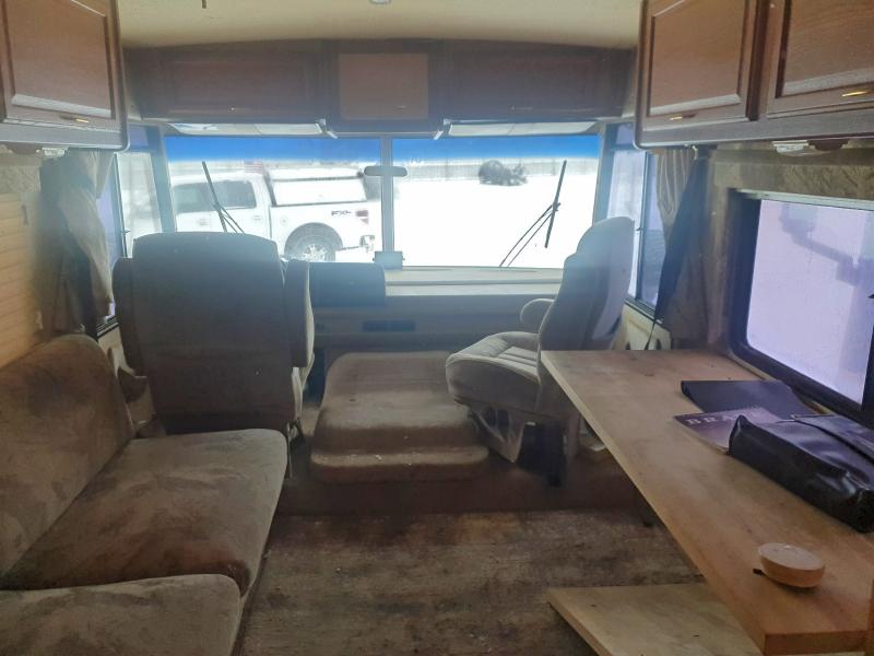 Photo 5 from auction – 2000 WINNEBAGO RV with VIN 5B4KP37J8Y3314158