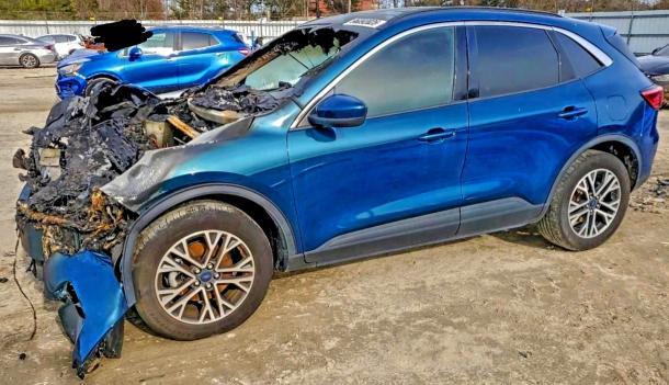 FORD ESCAPE 2020 with VIN 1FMCU9H63LUB46805 - Photo from auction