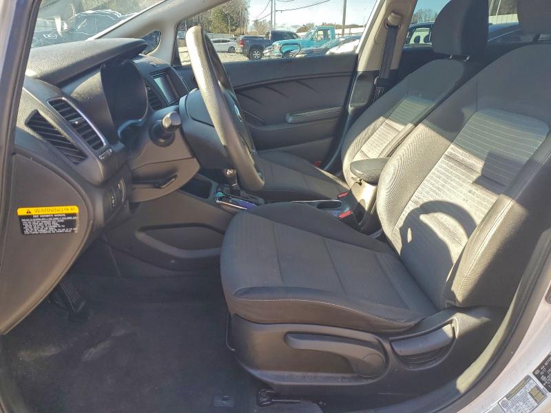 صورة رقم 7 من المزاد - 2017 KIA FORTE LX مع VIN 3KPFL4A74HE158669