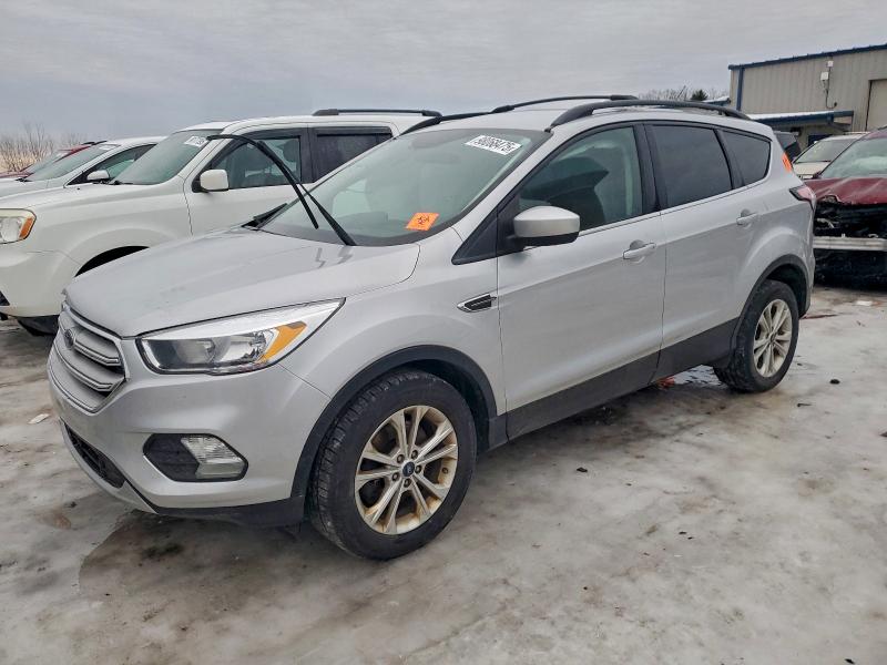 FORD ESCAPE SE 2018 with VIN 1FMCU9GD5JUC05480 - Photo from auction