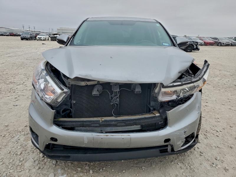 Photo 5 from auction – 2015 TOYOTA HIGHLANDER with VIN 5TDZKRFH3FS103485