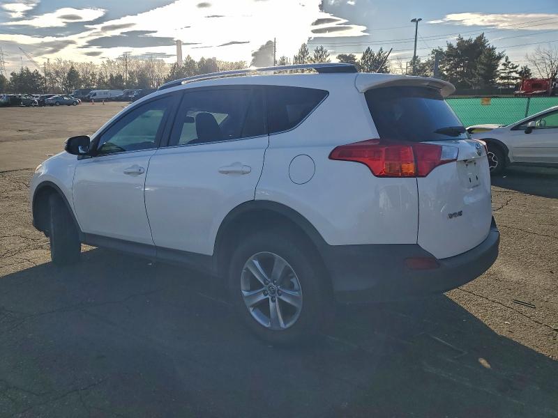 Photo 2 from auction – 2015 TOYOTA RAV4 XLE with VIN 2T3RFREV1FW250107