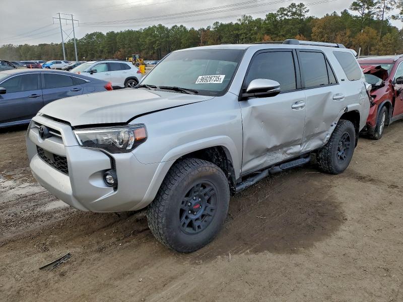 TOYOTA 4RUNNER SR 2023 with VIN JTEFU5JR0P5293514 - Photo from auction