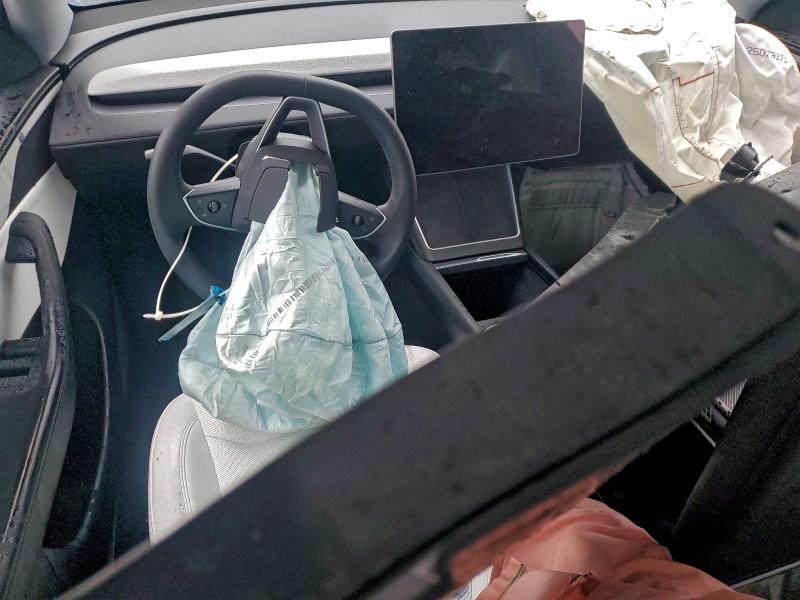 Zdjęcie 8 z aukcji – 2026 TESLA MODEL Y z VIN 7SAYGDED7TF455471