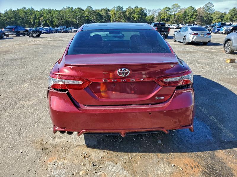 Photo 6 from auction – 2018 TOYOTA CAMRY with VIN 4T1B61HK6JU540428