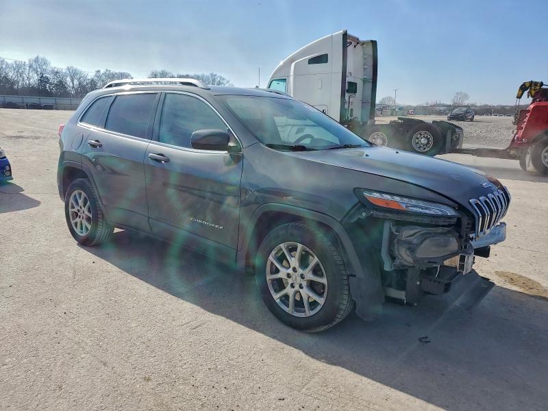 Photo 4 from auction – 2015 JEEP CHEROKEE L with VIN 1C4PJLCB0FW682992