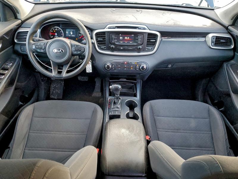 Photo 8 from auction – 2016 KIA SORENTO LX with VIN 5XYPG4A33GG041978