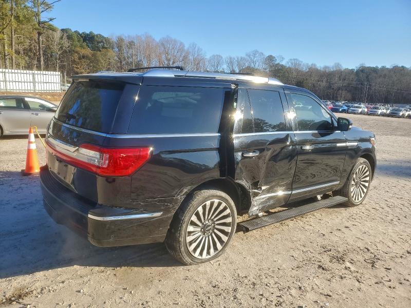 Photo 3 from auction – 2018 LINCOLN NAVIGATOR with VIN 5LMJJ2LT5JEL08782