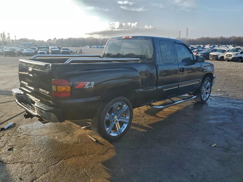 Photo 3 from auction – 2005 CHEVROLET SILVERADO with VIN 1GCEK19B25Z121755